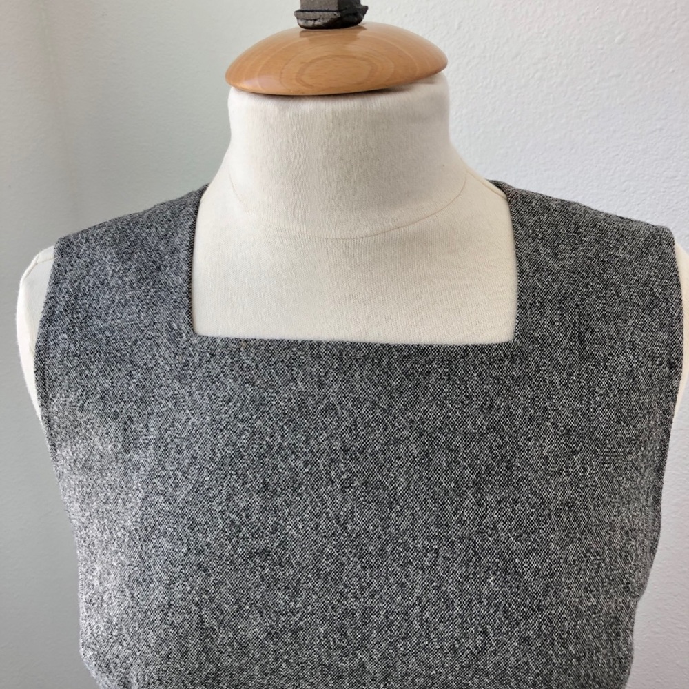 Flattering Ann Taylor stretch sheath dress